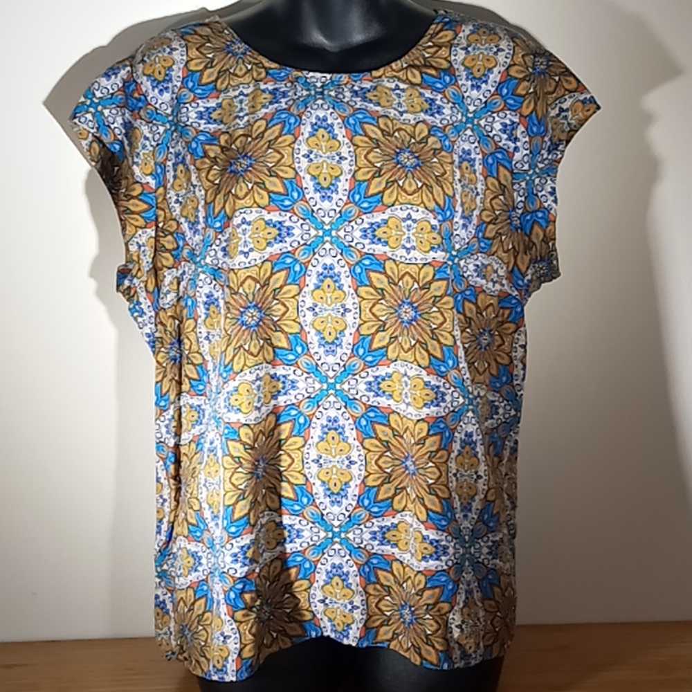 💥3/$30DR2 Women's Peacock Floral Short Sleeve Top